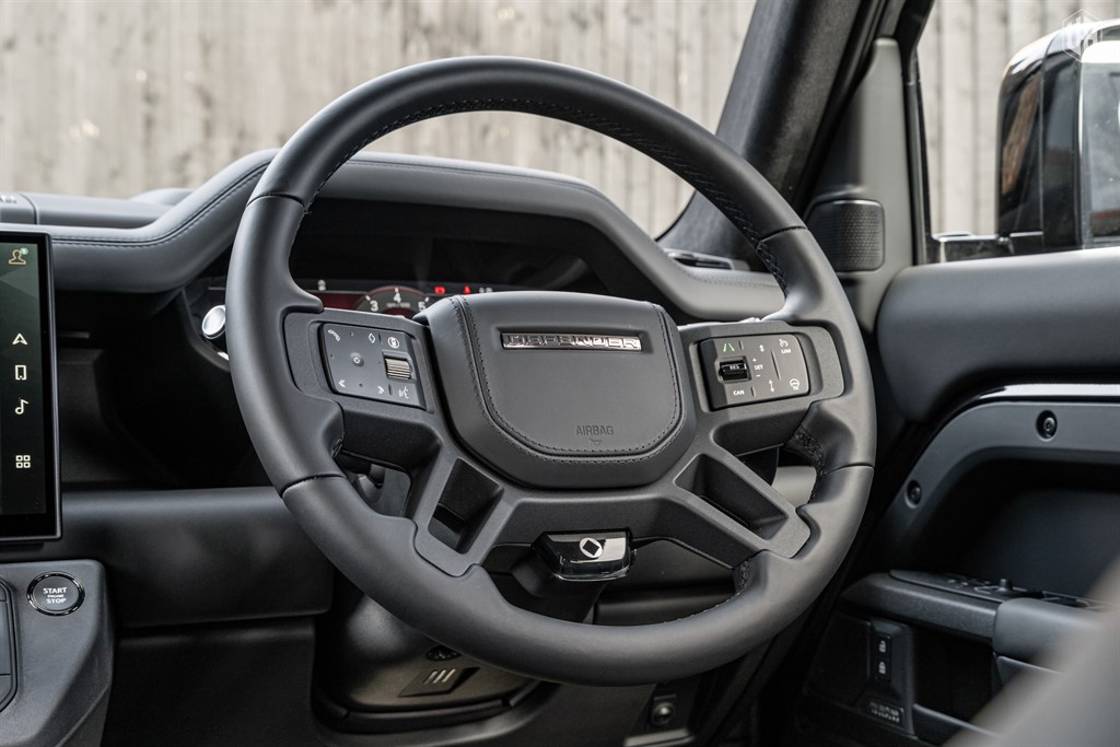 Used Land Rover Defender 110 2026 for sale - 77918280: Photo 42