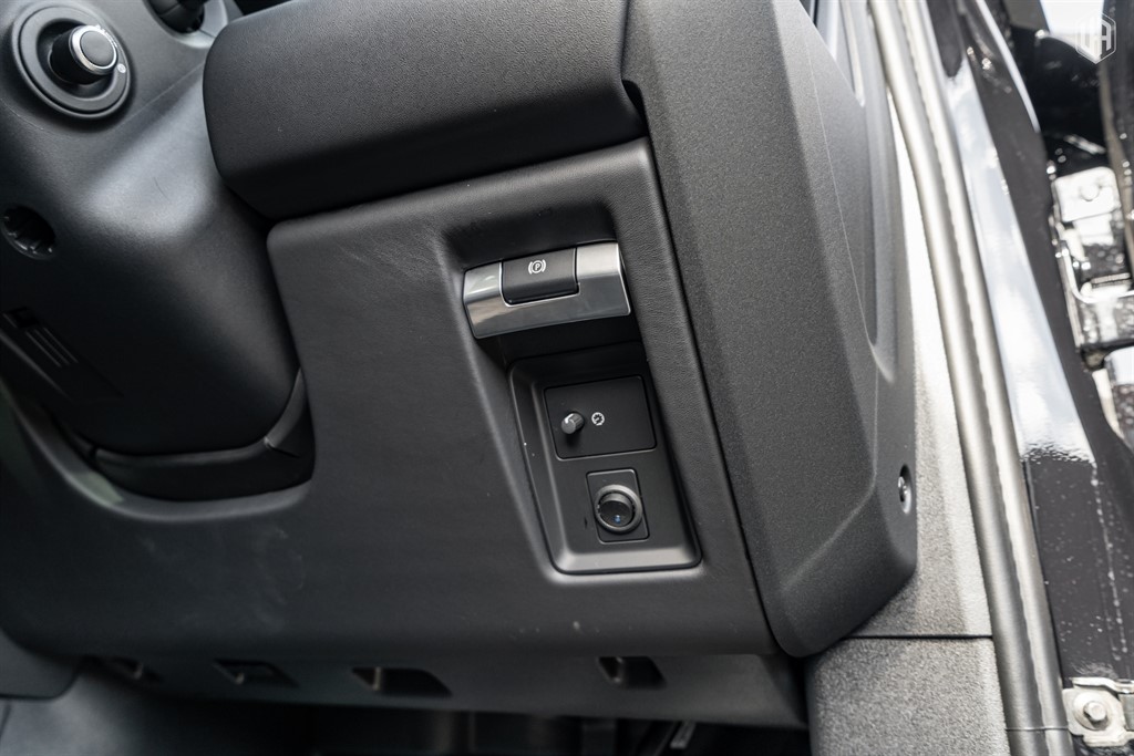 Used Land Rover Defender 110 2026 for sale - 77918280: Photo 57