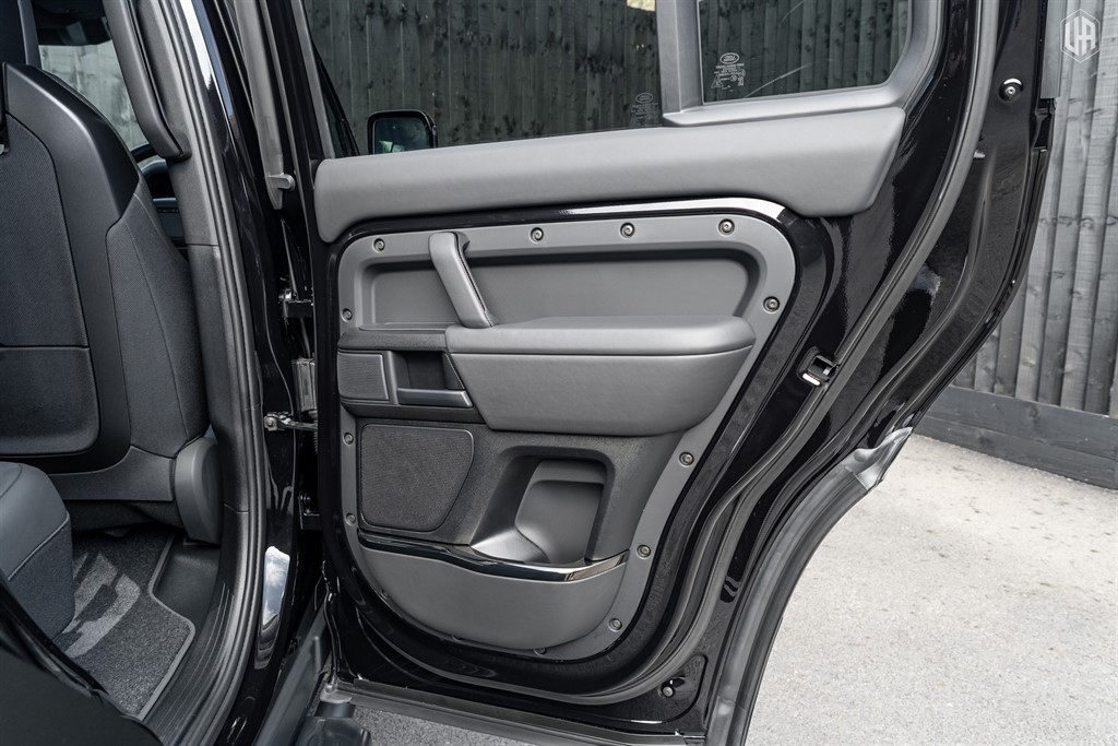 Used Land Rover Defender 110 2026 for sale - 77918280: Photo 59