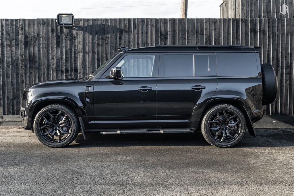 Used Land Rover Defender 110 2025 for sale - 77910097: Photo 3