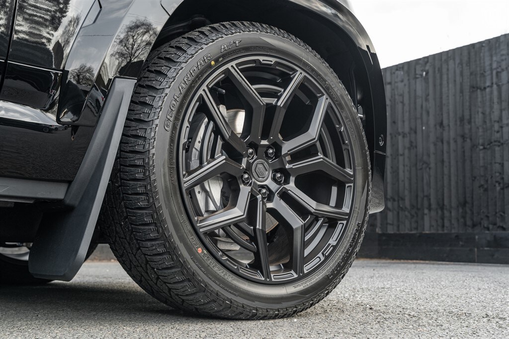 Used Land Rover Defender 110 2026 for sale - 77910108: Photo 17