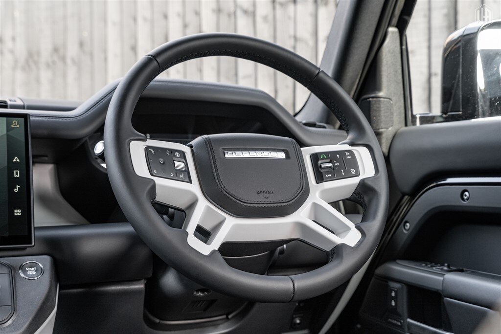 Used Land Rover Defender 110 2026 for sale - 77910108: Photo 43