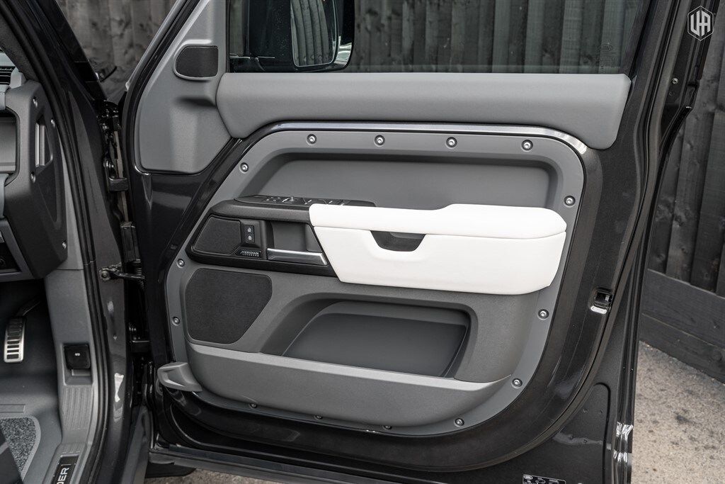 Used Land Rover Defender 110 2025 for sale - 77910105: Photo 33