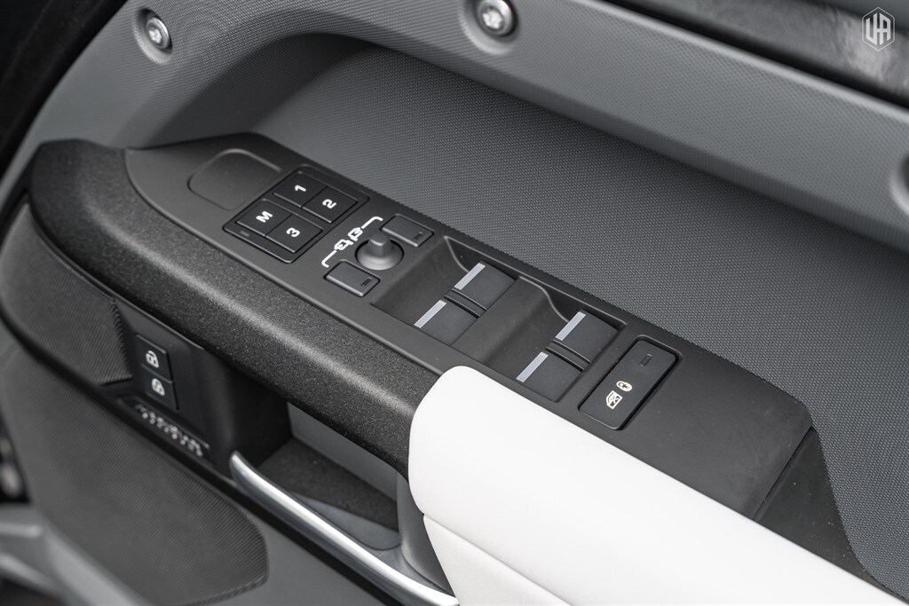 Used Land Rover Defender 110 2025 for sale - 77910105: Photo 34