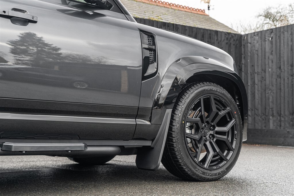 Used Land Rover Defender 110 2025 for sale - 77910098: Photo 17