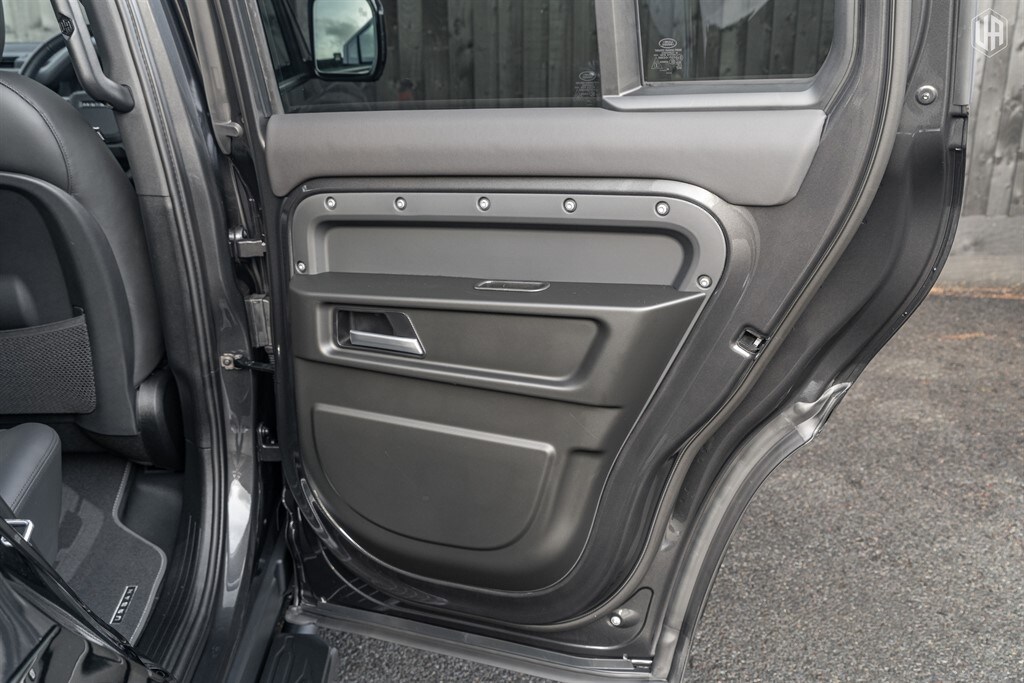 Used Land Rover Defender 110 2025 for sale - 77910098: Photo 60