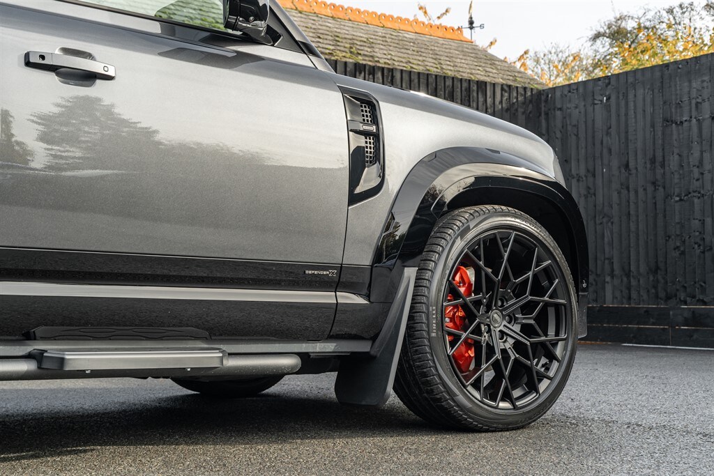 Used Land Rover Defender 110 2025 for sale - 77910114: Photo 17