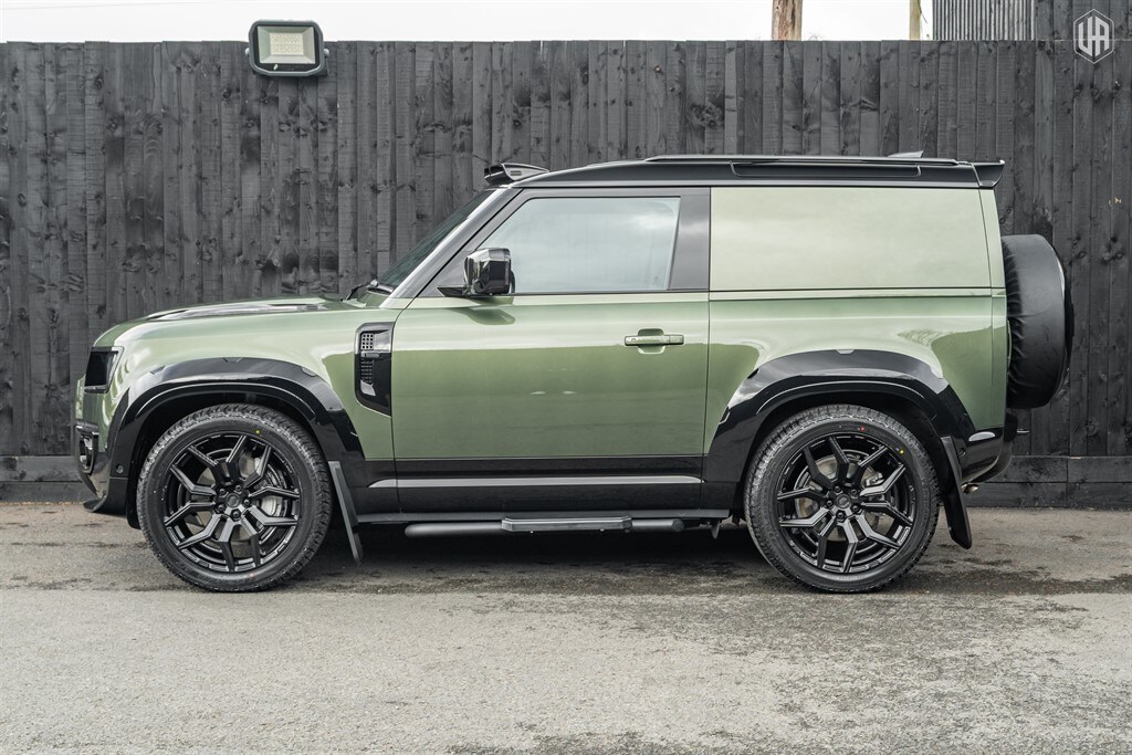 Used Land Rover Defender 90 2026 for sale - 78067286: Photo 3