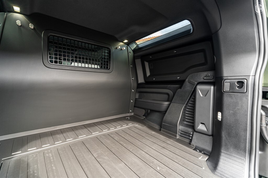 Used Land Rover Defender 90 2026 for sale - 78067286: Photo 59