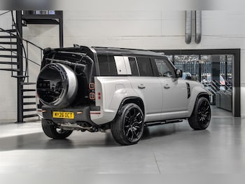 Used Land Rover Defender 110 2026 for sale - 78393036: Photo