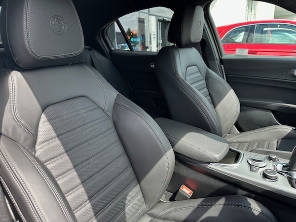 Used Alfa Romeo Giulia 2025 for sale - 75534120: Photo 11