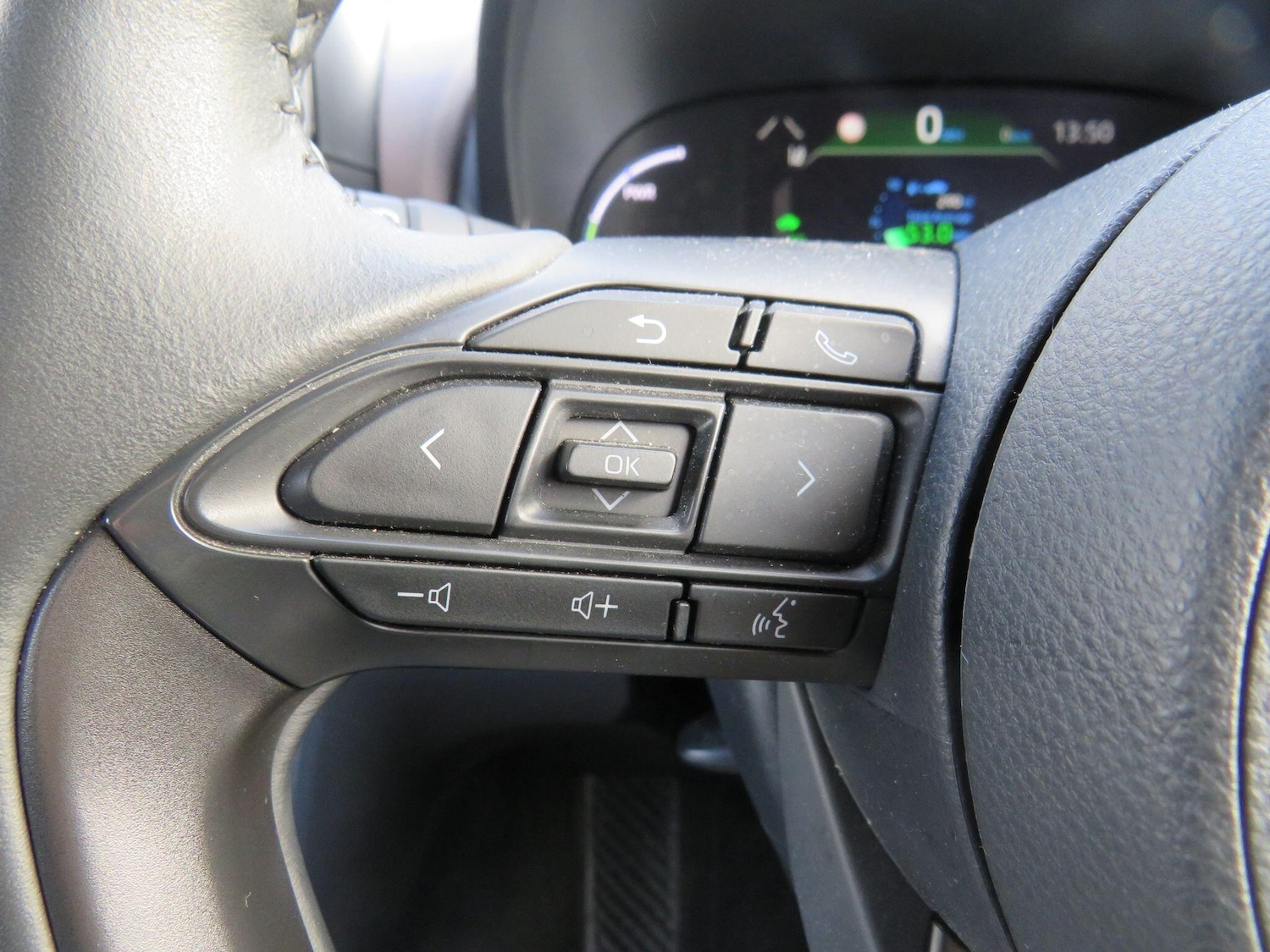 Used Toyota Yaris Cross 2024 for sale - 76688632: Photo 23