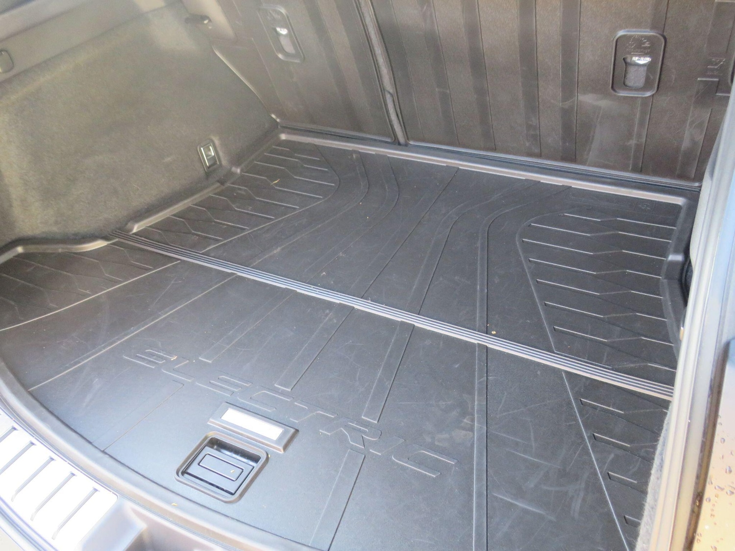 Used Lexus RZ 2025 for sale - 76260015: Photo 25