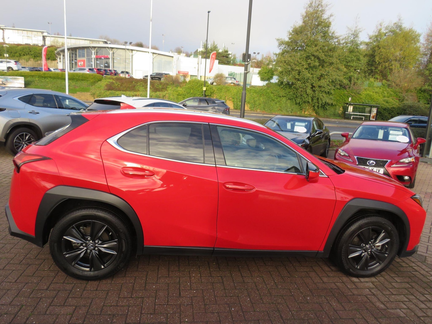 Used Lexus UX 2022 for sale - 76781114: Photo 2