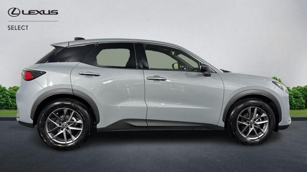 Used Lexus LBX for sale - 77824822: Photo 2