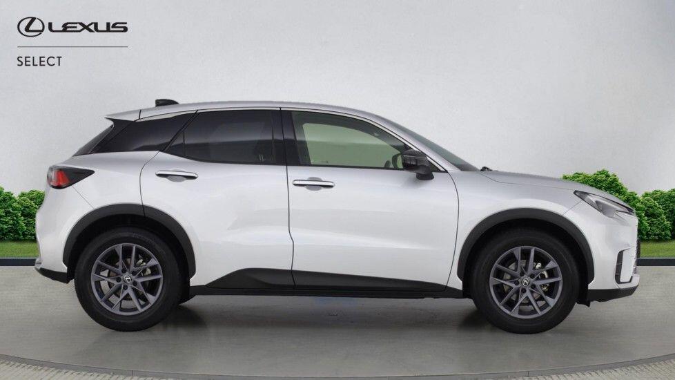 Used Lexus LBX 2024 for sale - 77839882: Photo 2