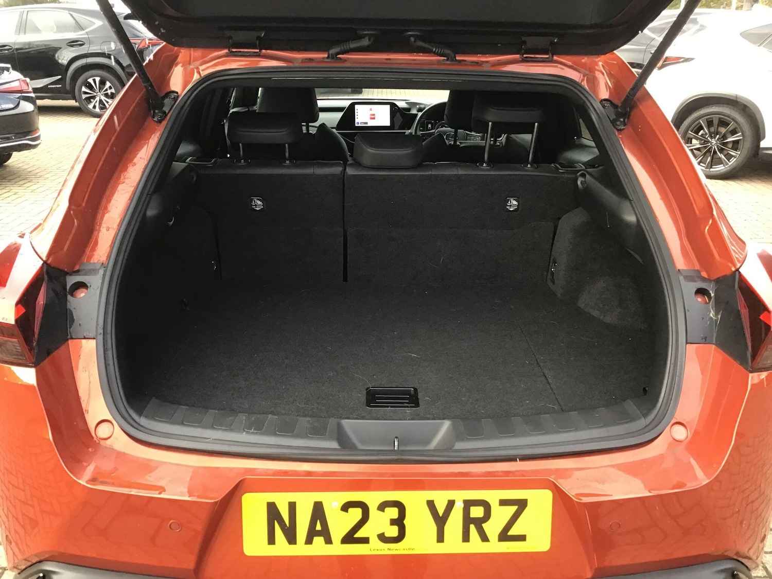 Used Lexus UX 2023 for sale - 76657125: Photo 12