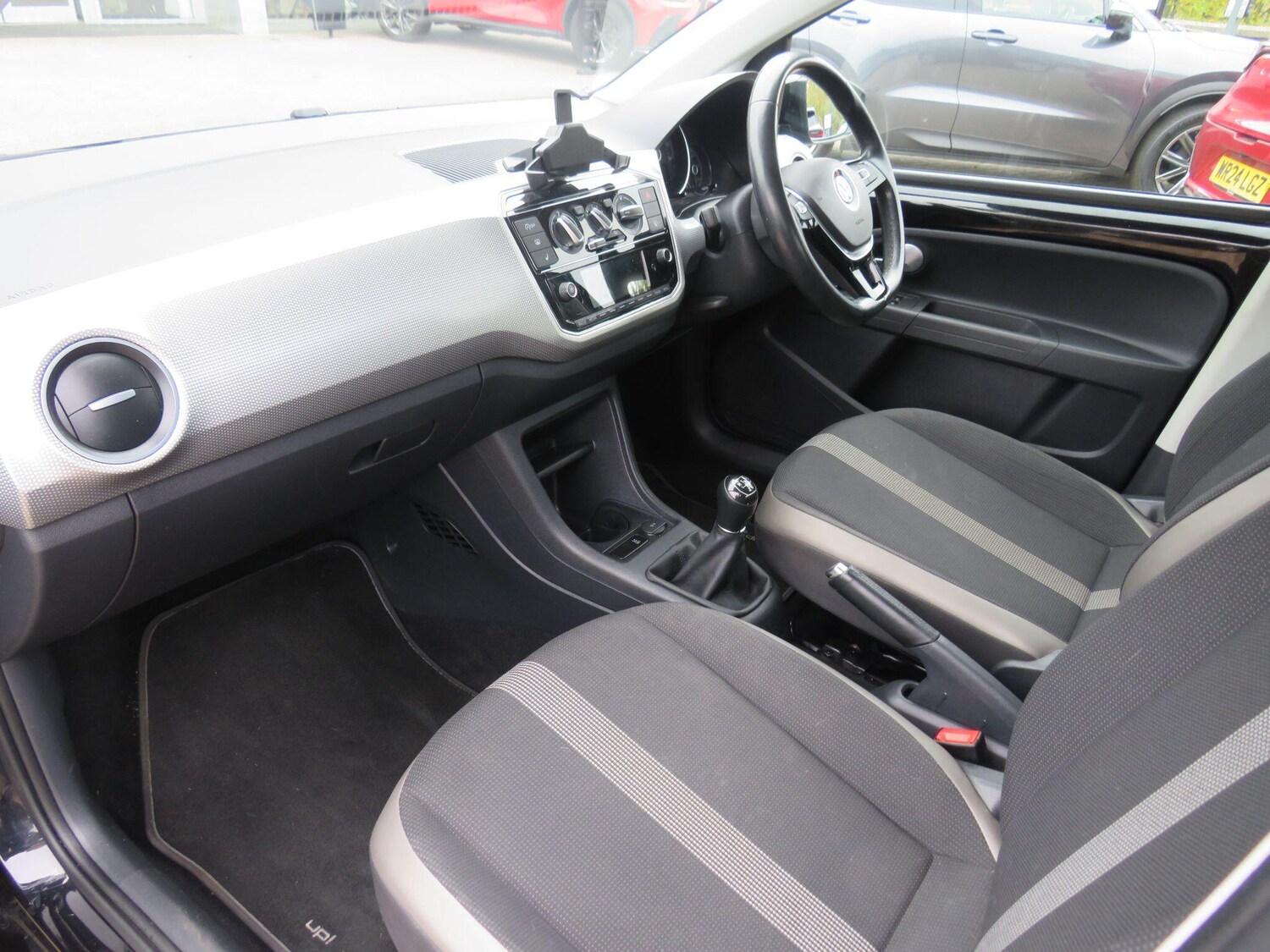 Used Volkswagen up! 2018 for sale - 76314770: Photo 14