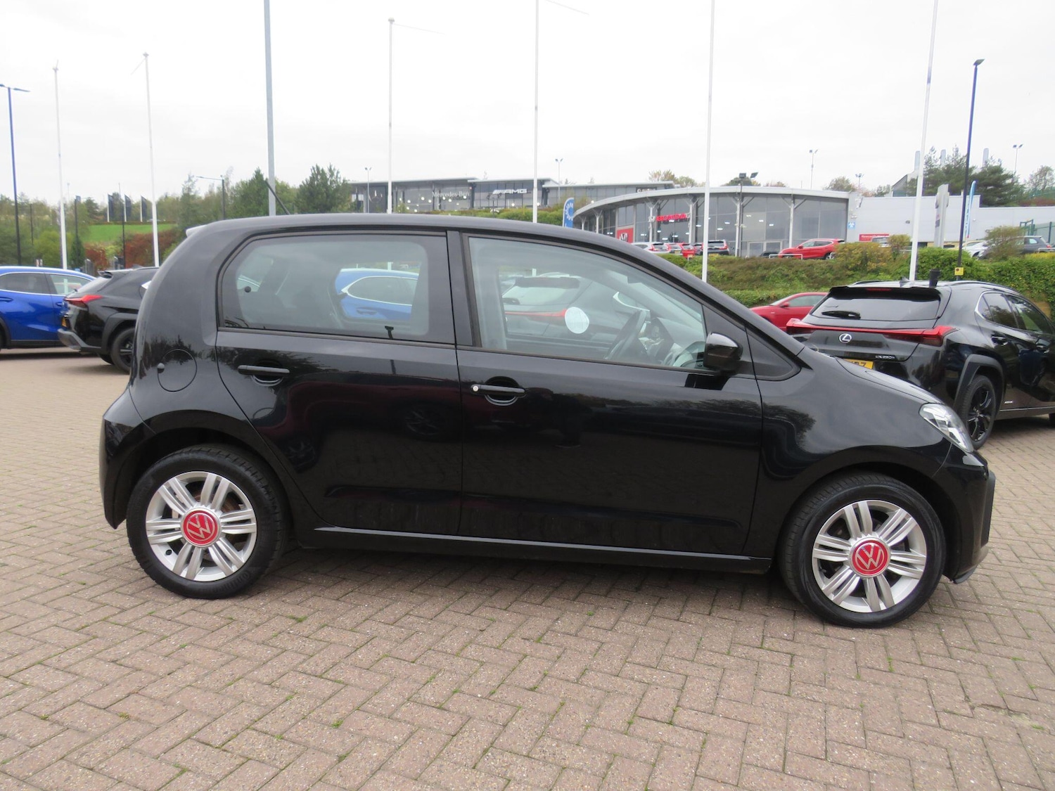 Used Volkswagen up! 2018 for sale - 76314770: Photo 2