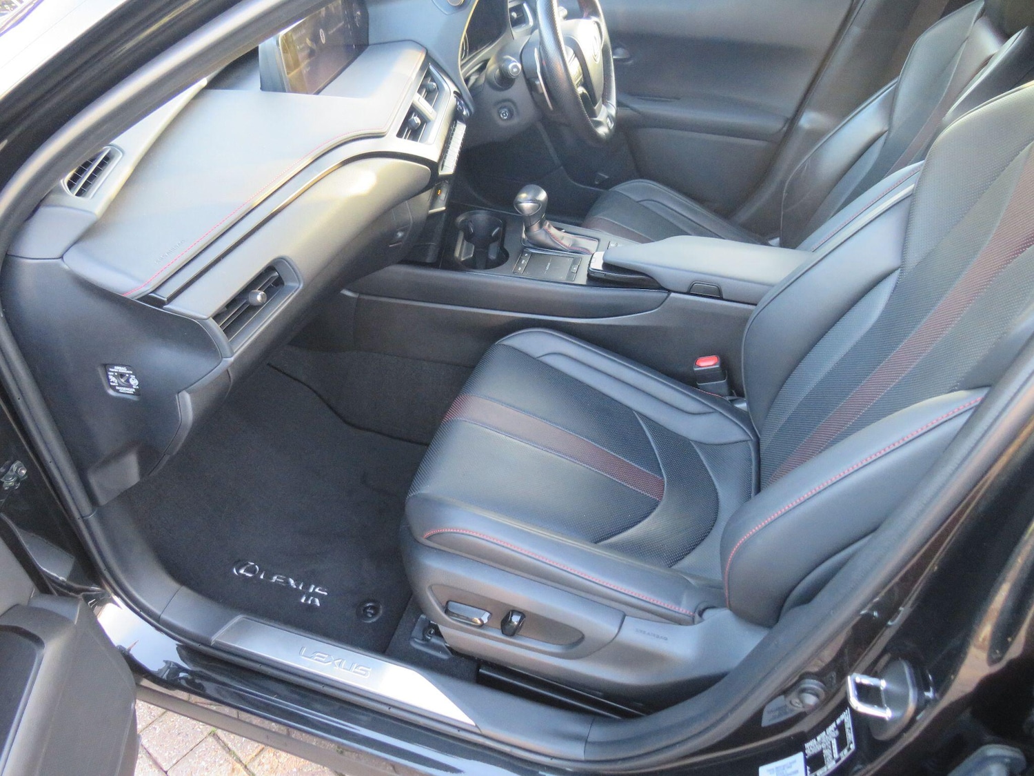 Used Lexus UX 2020 for sale - 76865576: Photo 23