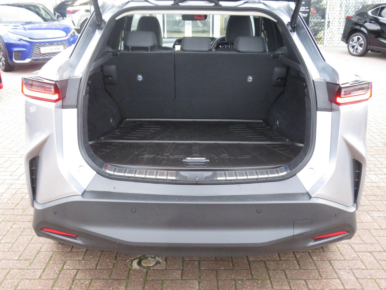 Used Lexus RZ 2025 for sale - 76935858: Photo 12