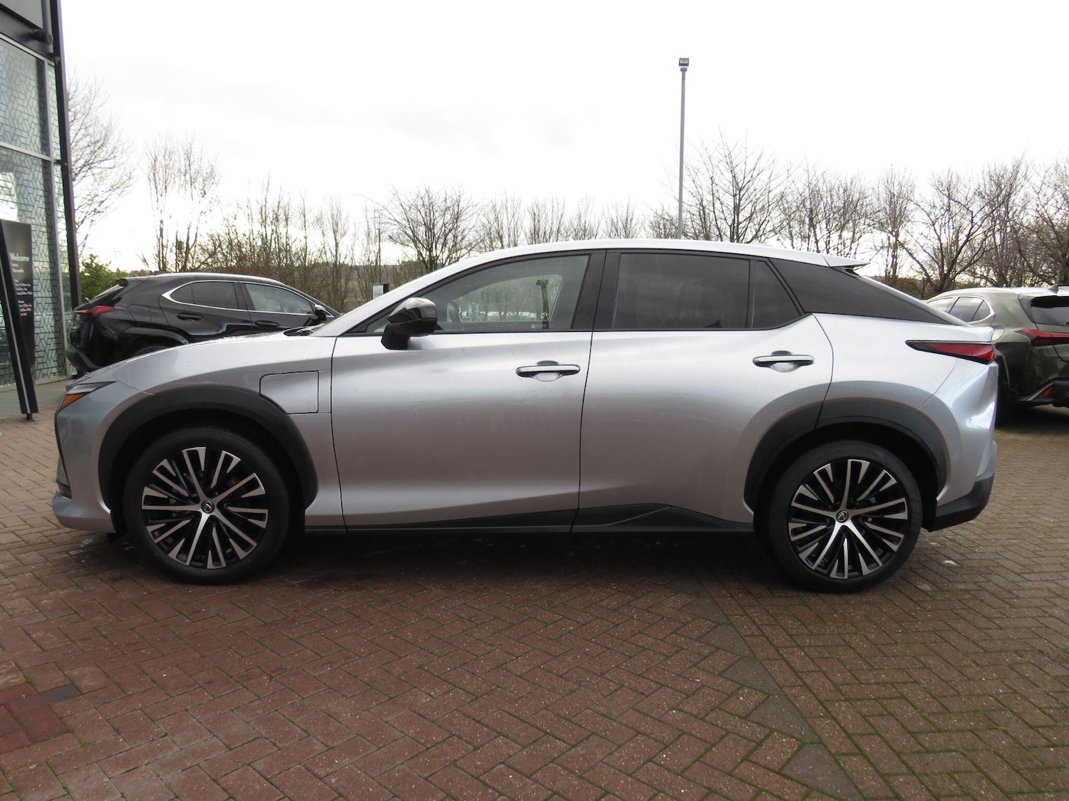 Used Lexus RZ 2025 for sale - 76935858: Photo 8