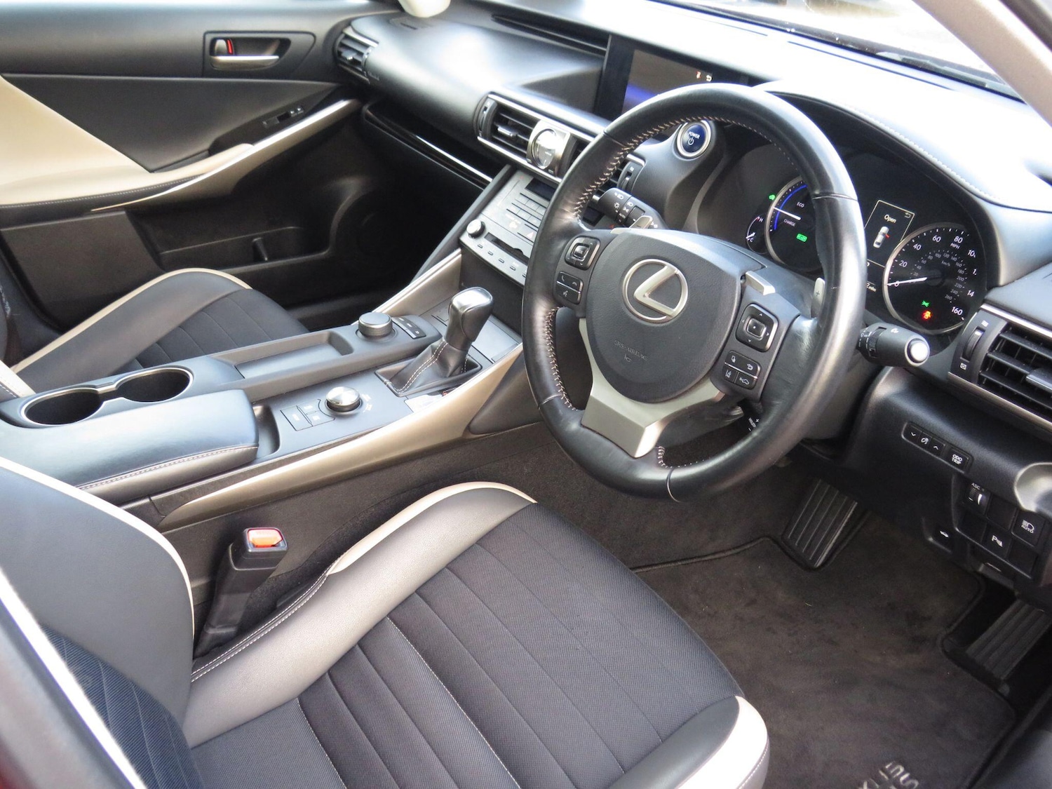Used Lexus IS 2018 for sale - 76936059: Photo 13