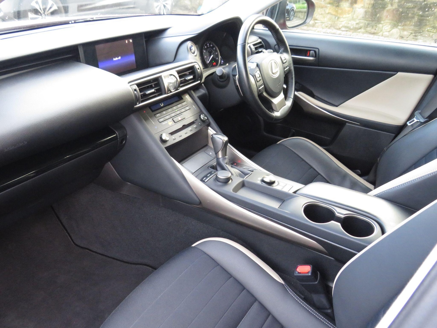 Used Lexus IS 2018 for sale - 76936059: Photo 14