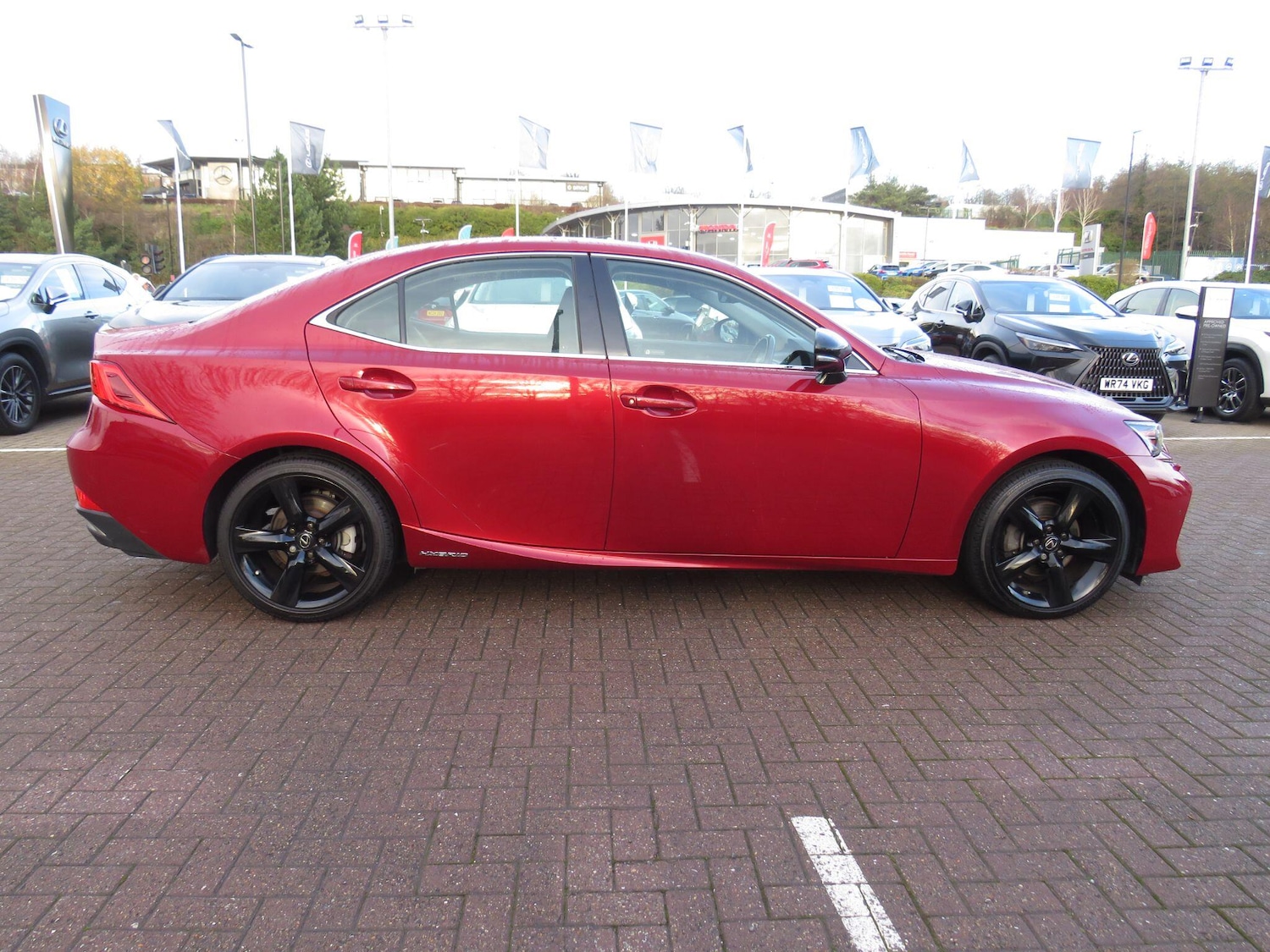 Used Lexus IS 2018 for sale - 76936059: Photo 2