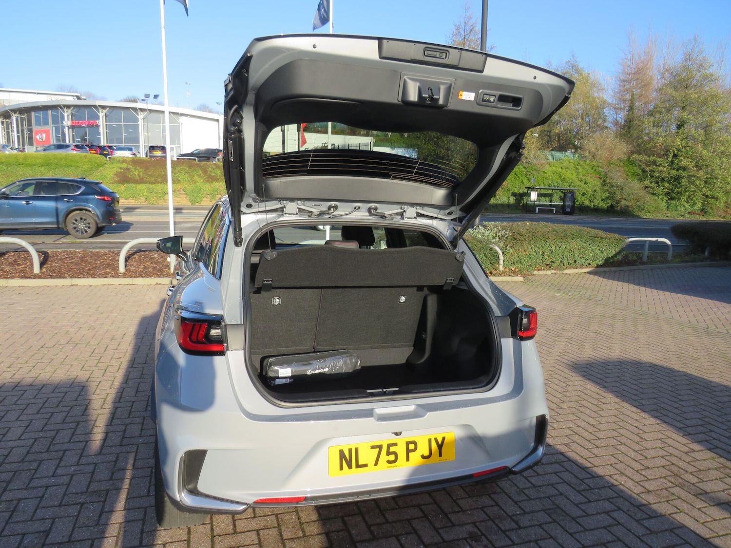 Used Lexus LBX 2025 for sale - 76886142: Photo 6