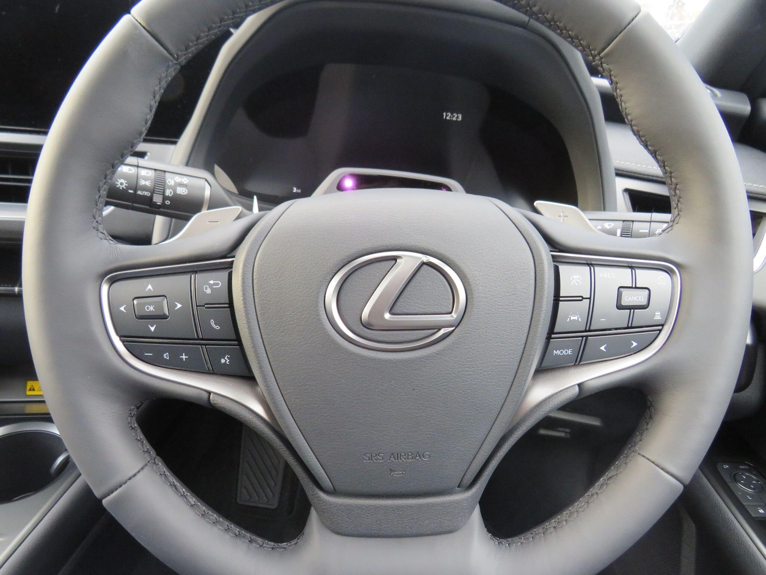 Used Lexus UX 2025 for sale - 76597272: Photo 15