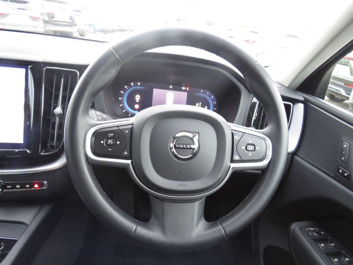 Used Volvo XC60 2022 for sale - 76999017: Photo 15