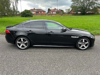 Used Jaguar XE 2017 for sale - 75347441: Photo