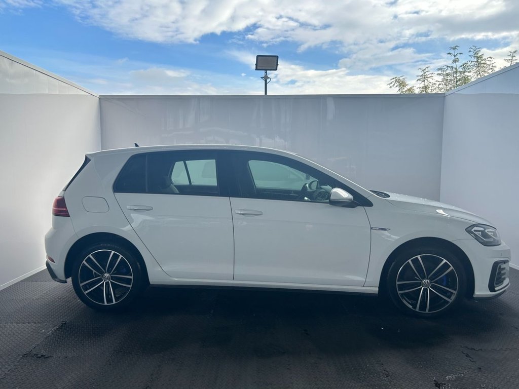 Used Volkswagen Golf 2018 for sale - 76106143: Photo 3