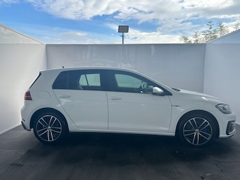 Used Volkswagen Golf 2018 for sale - 76106143: Photo