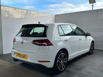 Used Volkswagen Golf 2018 for sale - 76106143: Photo