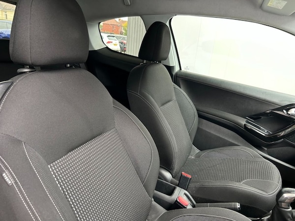 Used Peugeot 208 2016 for sale - 76236022: Photo 11