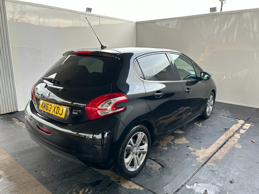 Used Peugeot 208 2013 for sale - 76698736: Photo 6