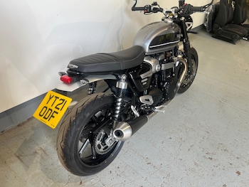 Used Triumph SPEED 2021 for sale - bike-78457443: Photo
