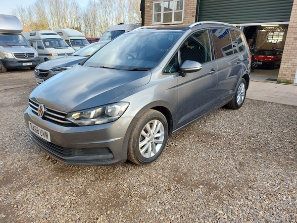 Used Volkswagen Touran 2018 for sale - 74514943: Photo 2