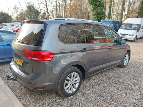 Used Volkswagen Touran 2018 for sale - 74514943: Photo 3