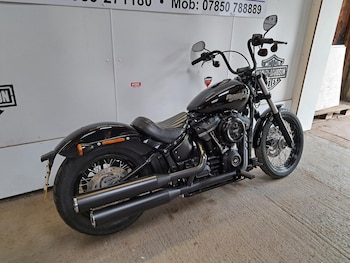 Used Harley-Davidson SOFTAIL STREET BOB 2018 for sale - bike-73757175: Photo