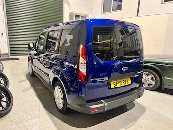 Used Ford Tourneo Connect 2016 for sale - 79273342: Photo