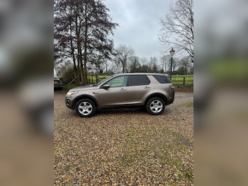 Used Land Rover Discovery Sport 2016 for sale - 77019520: Photo