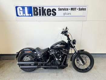 Used Harley-Davidson SOFTAIL STREET BOB 2018 for sale - bike-77742956: Photo