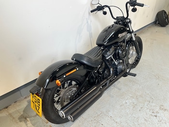 Used Harley-Davidson SOFTAIL STREET BOB 2018 for sale - bike-77742956: Photo