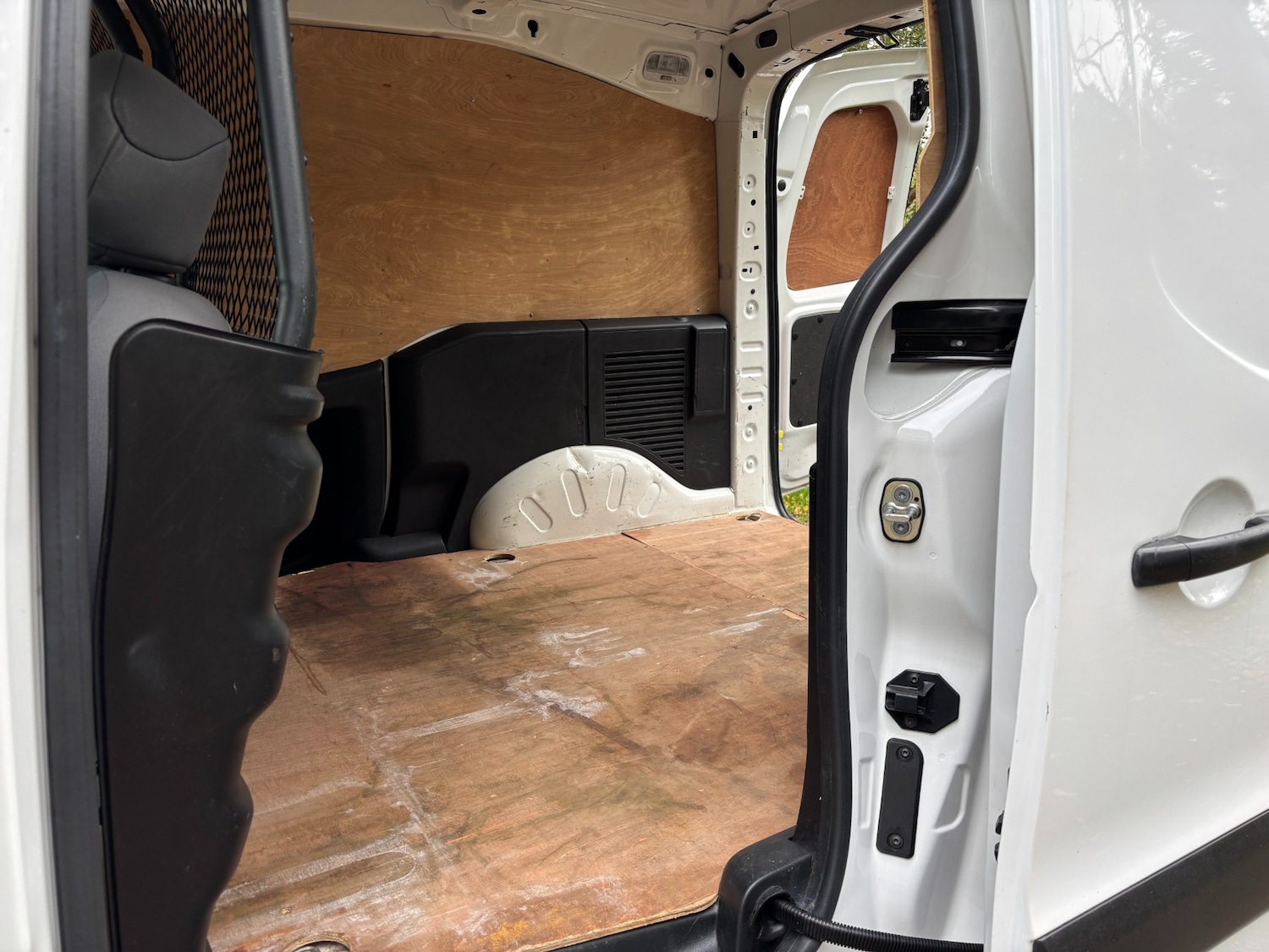 Used Peugeot Partner 2015 for sale - 76588646: Photo 10