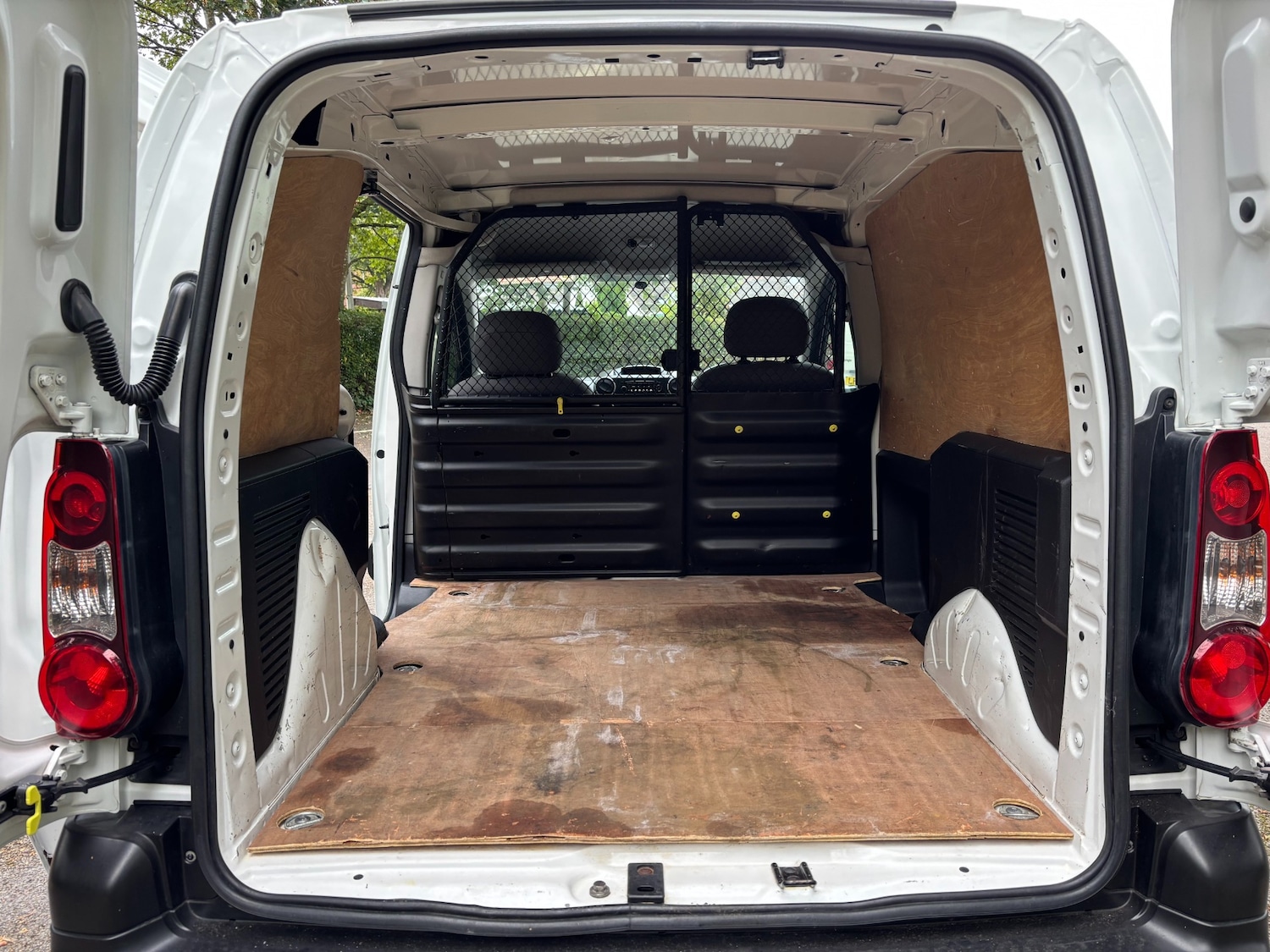 Used Peugeot Partner 2015 for sale - 76588646: Photo 11