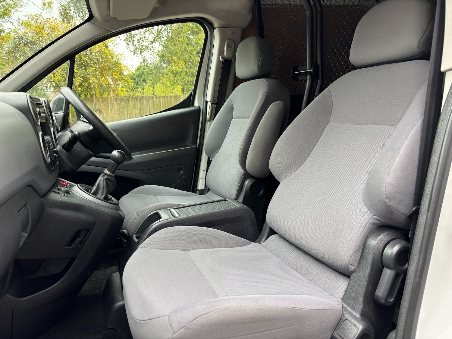 Used Peugeot Partner 2015 for sale - 76588646: Photo 15