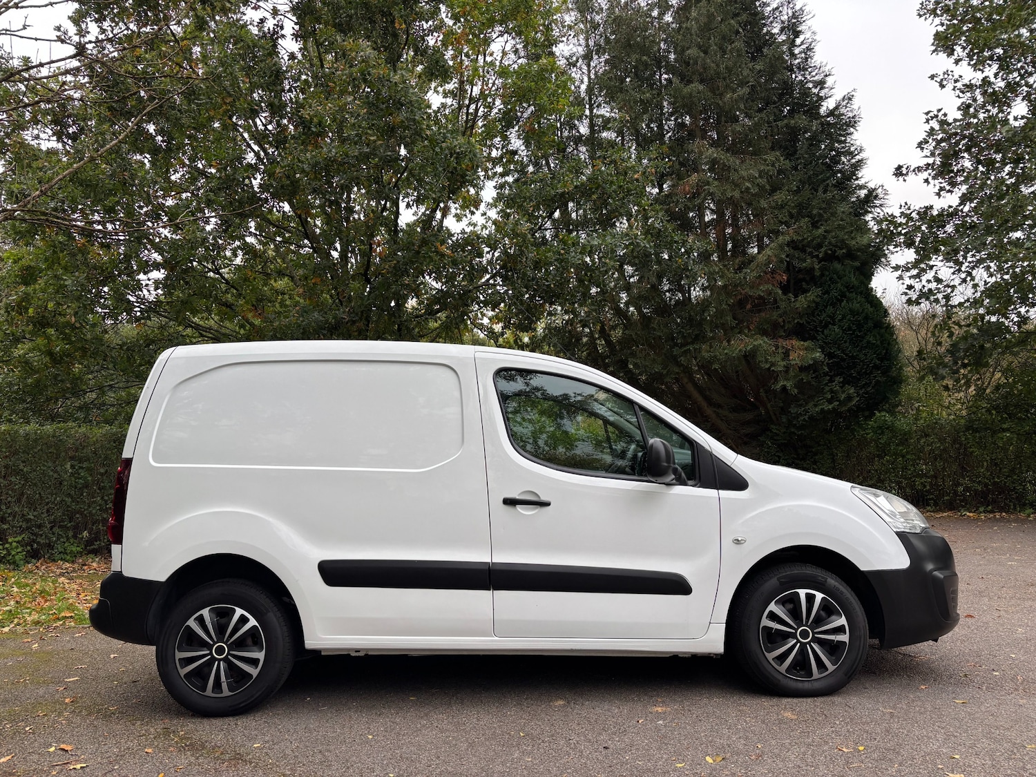 Used Peugeot Partner 2015 for sale - 76588646: Photo 6